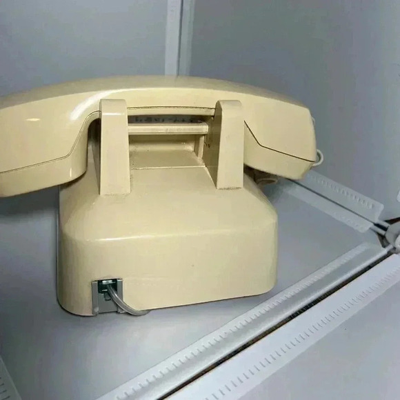 Vintage AT&T 100 Beige Push Button Desk Telephone Untested - Picture 4 of 8